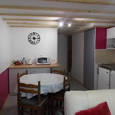 Logement Independant Sur Propriete Privee A 3 Minutes De La Roche Sur Yon Appartement *